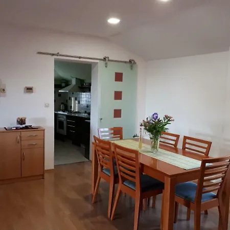 Aleks Apartment